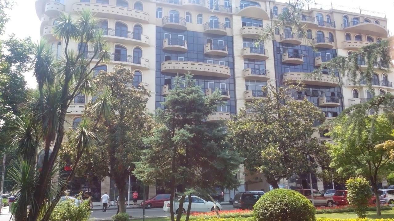 Apartament In The Centre Batumi Exterior photo